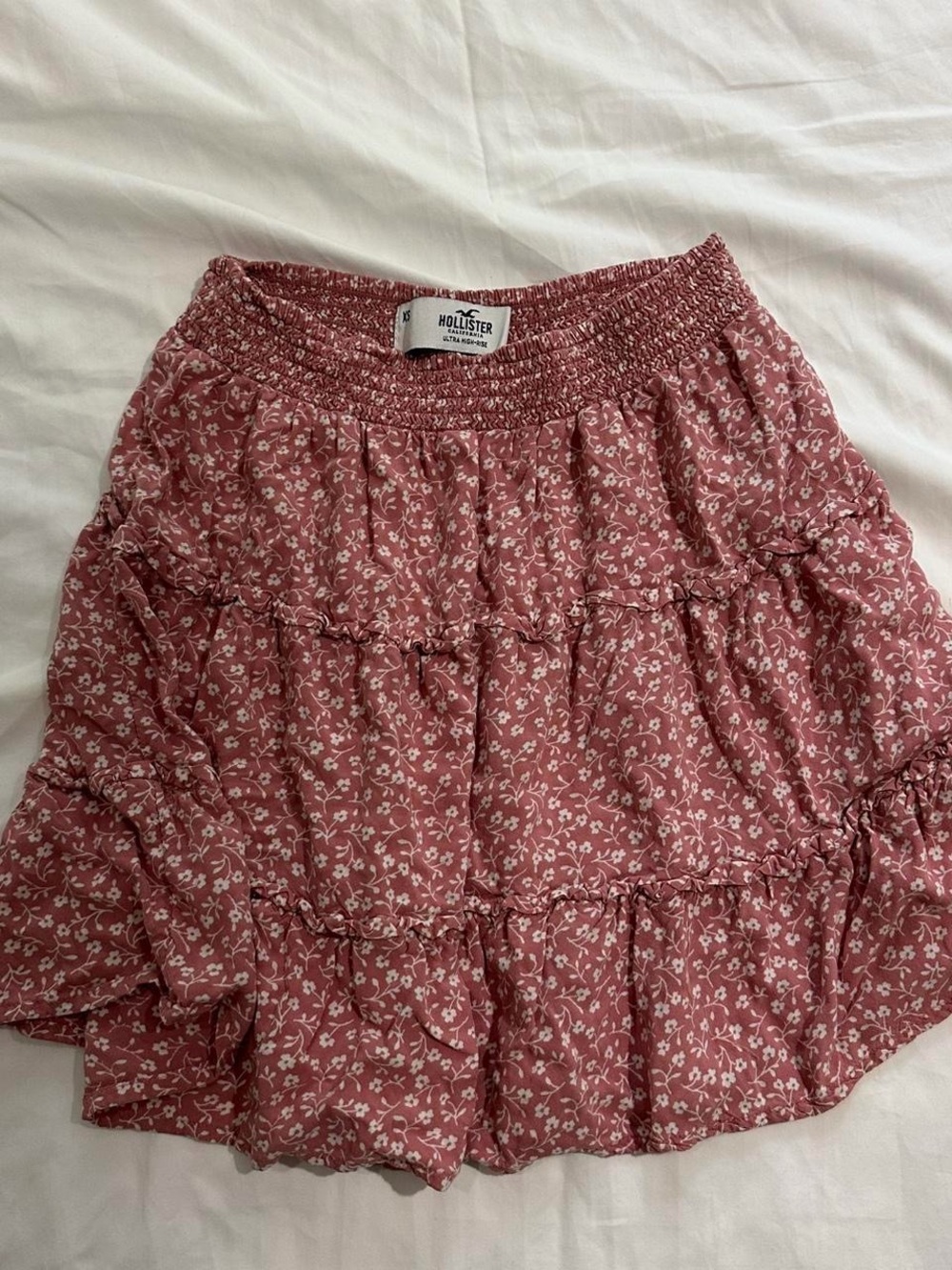 Hollister Dusty Rose Floral Ruffle Mini Skirt
